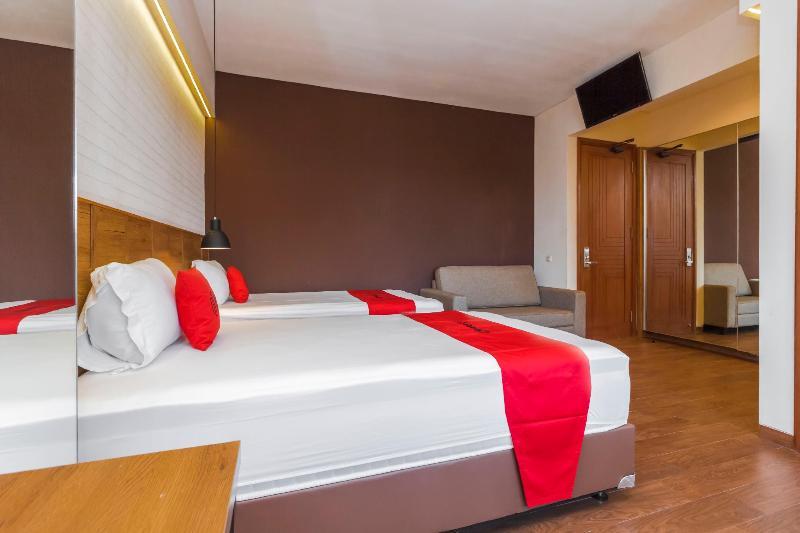 Reddoorz Plus @ Cbd Bintaro South Tangerang Ngoại thất bức ảnh